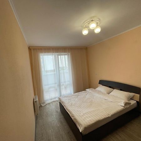 Apartment Voskresenska 18 , Парковые Озера Kijev Kültér fotó