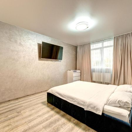 Apartment Voskresenska 18 , Парковые Озера Kijev Kültér fotó