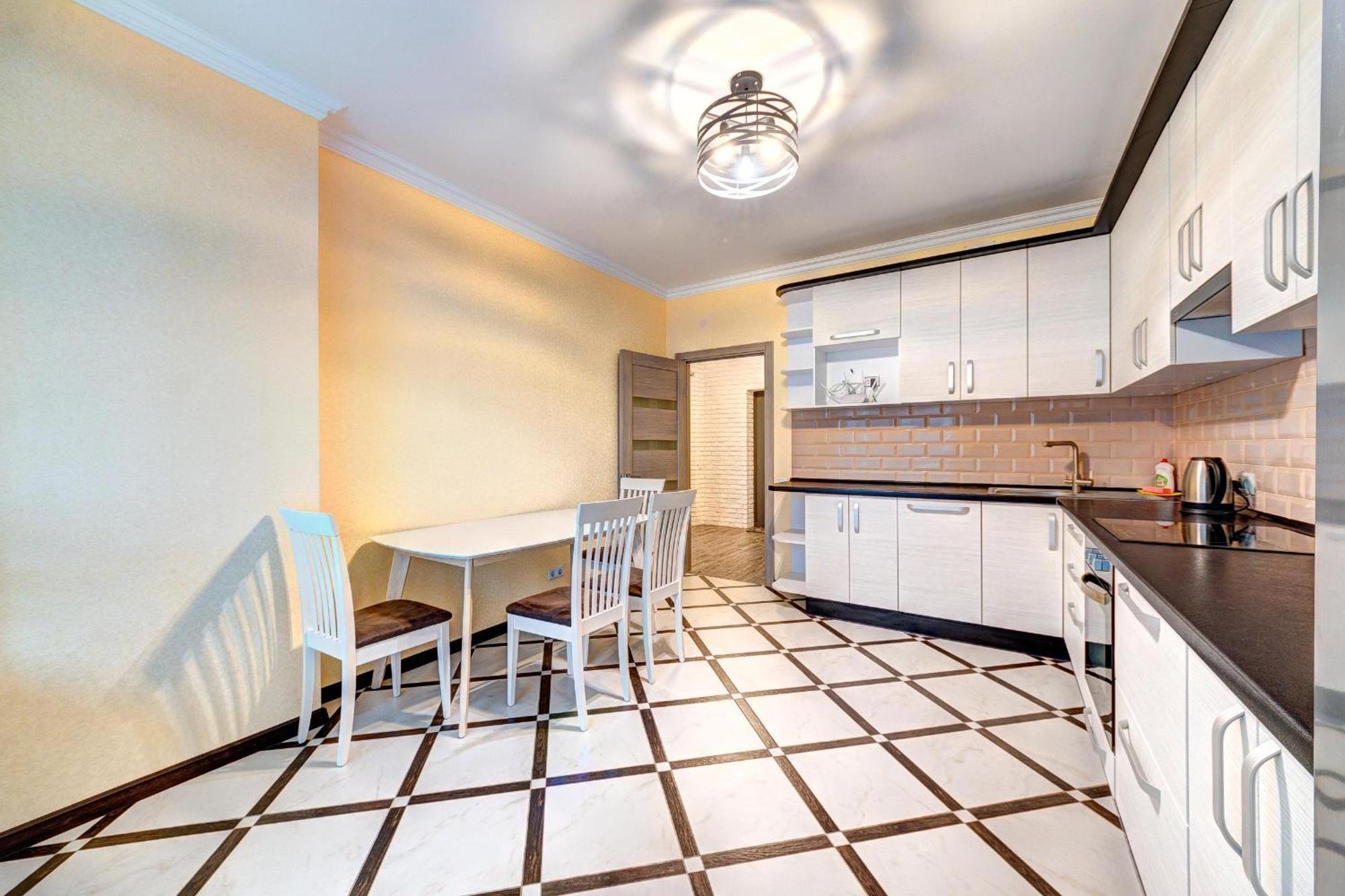 Apartment Voskresenska 18 , Парковые Озера Kijev Szoba fotó