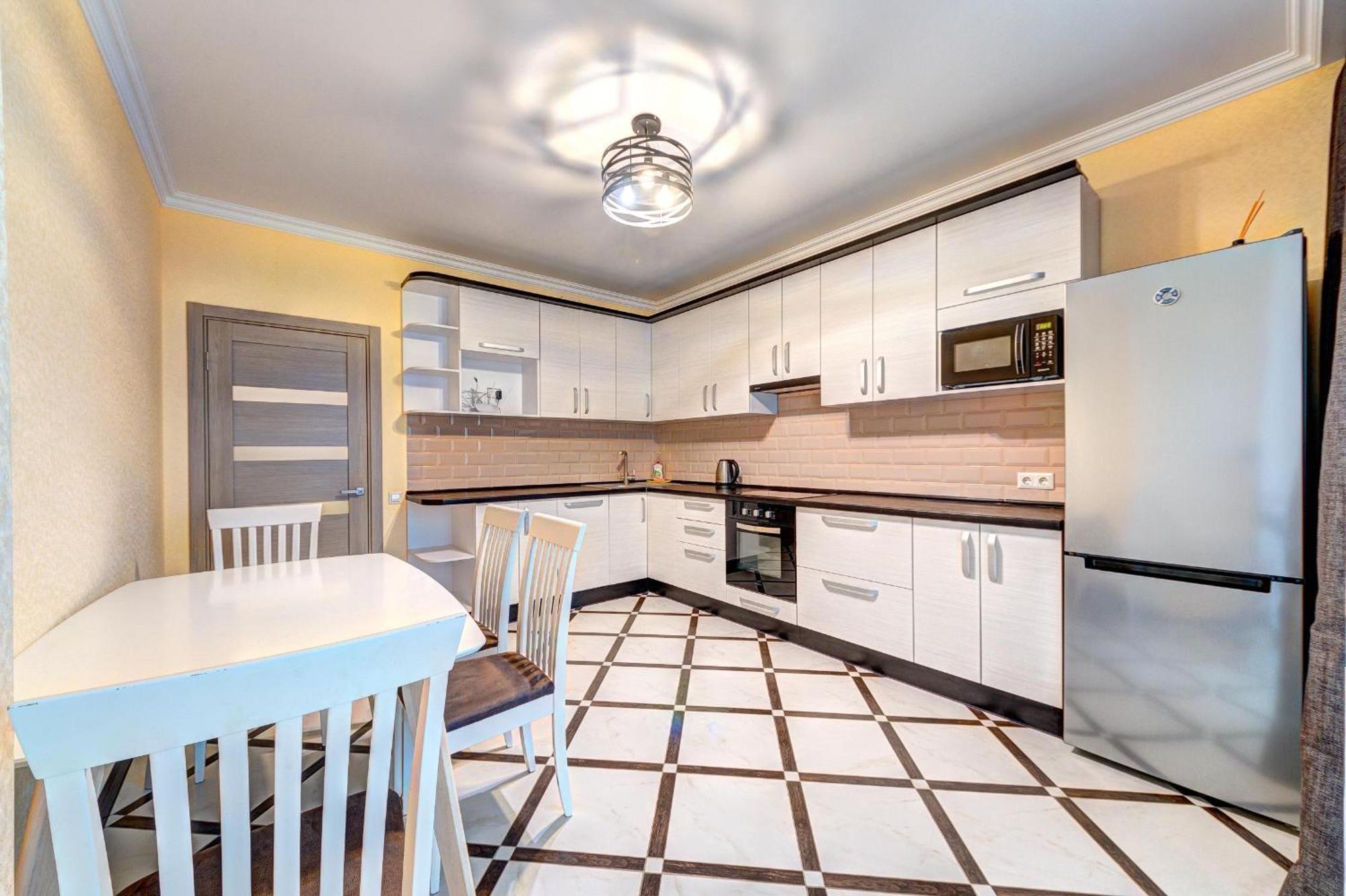 Apartment Voskresenska 18 , Парковые Озера Kijev Szoba fotó