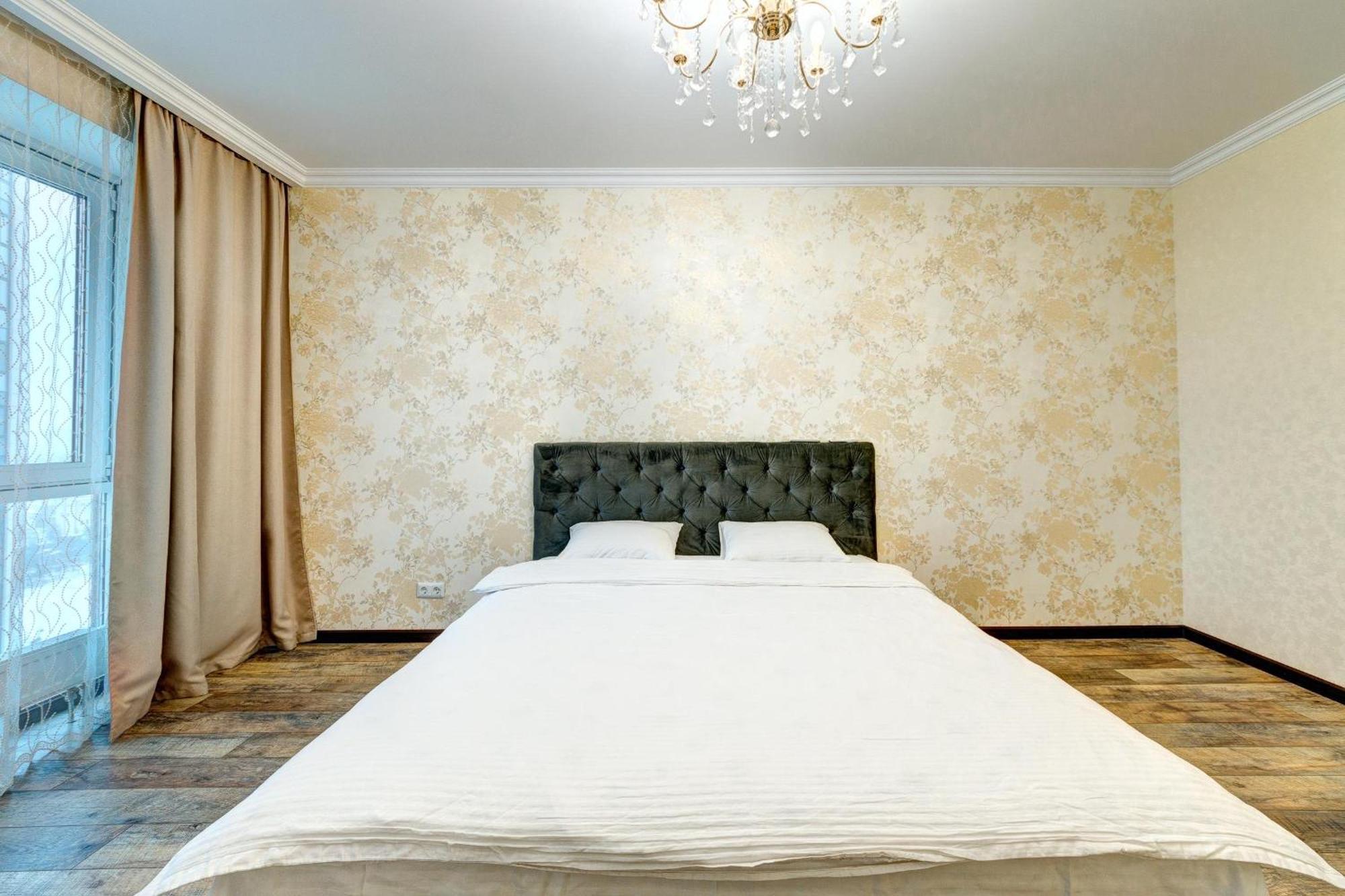 Apartment Voskresenska 18 , Парковые Озера Kijev Szoba fotó