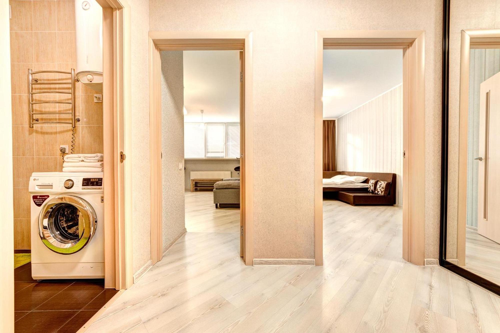 Apartment Voskresenska 18 , Парковые Озера Kijev Szoba fotó