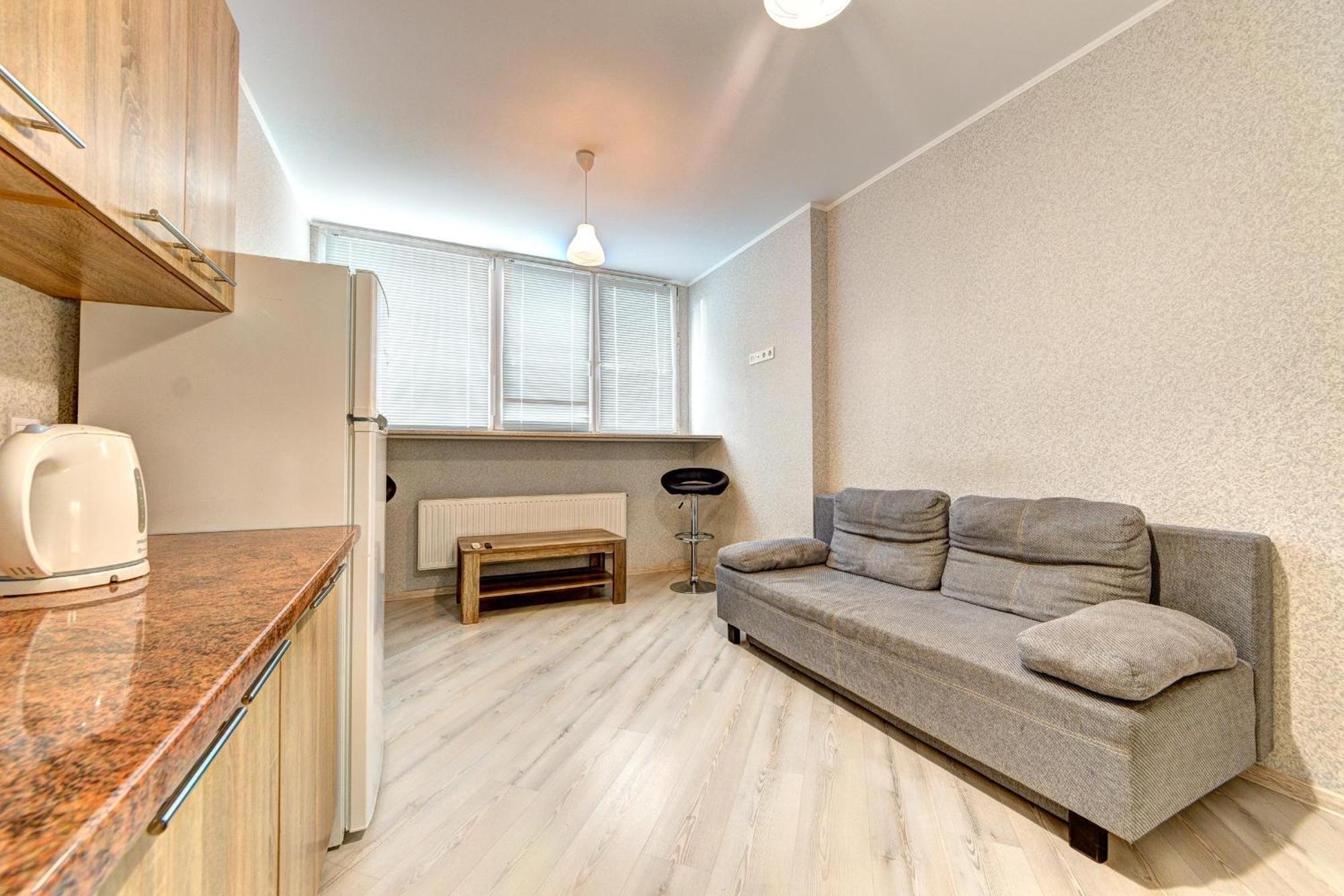 Apartment Voskresenska 18 , Парковые Озера Kijev Szoba fotó