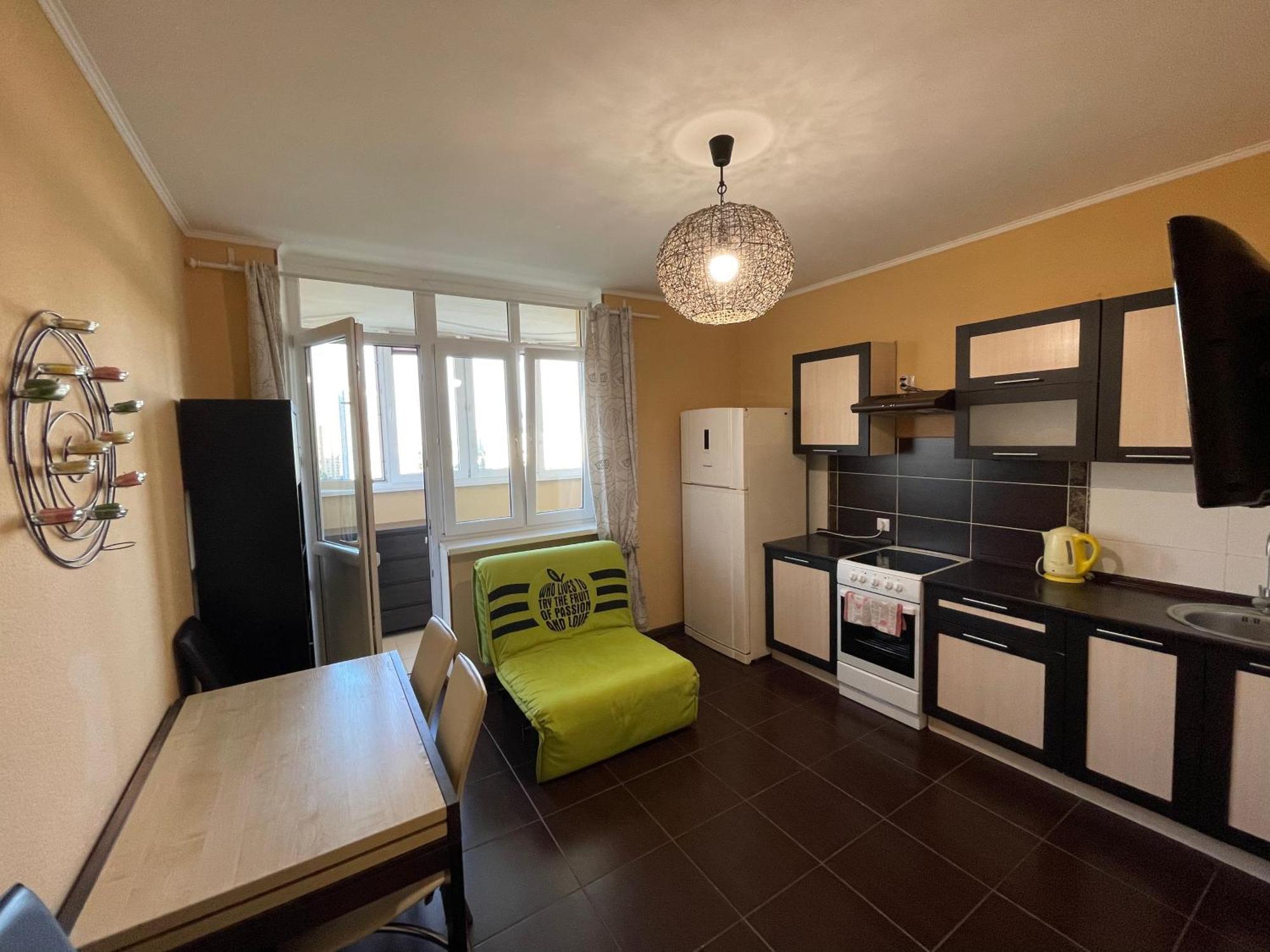 Apartment Voskresenska 18 , Парковые Озера Kijev Szoba fotó