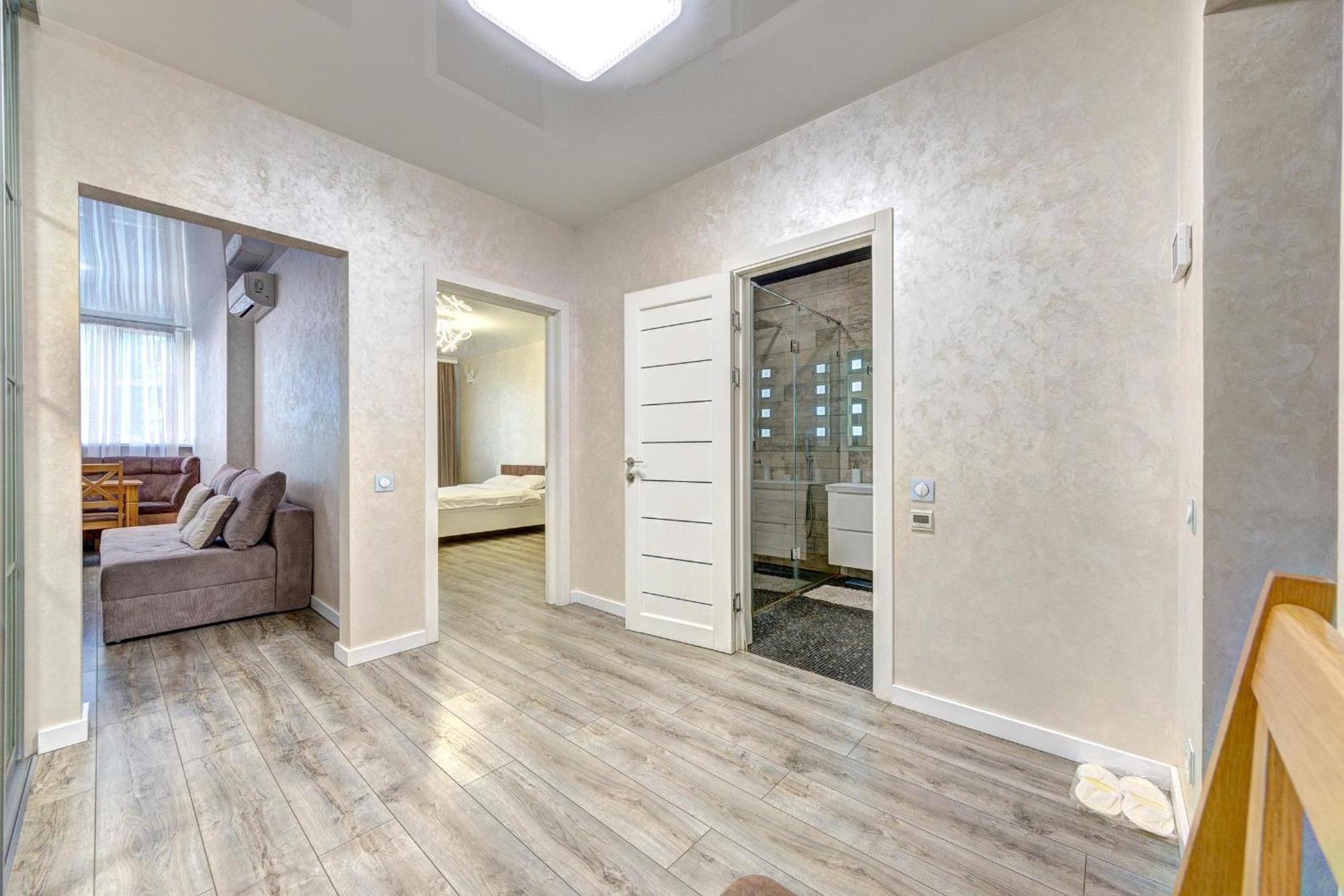 Apartment Voskresenska 18 , Парковые Озера Kijev Szoba fotó