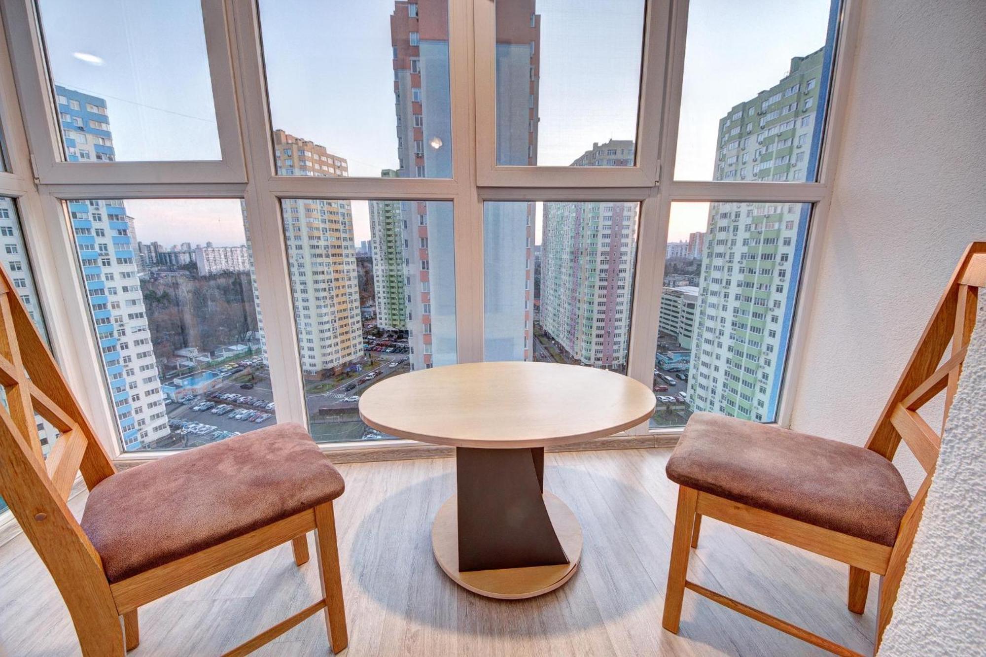 Apartment Voskresenska 18 , Парковые Озера Kijev Szoba fotó